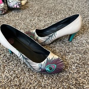 TUK Cream and Teal Peacock Heels